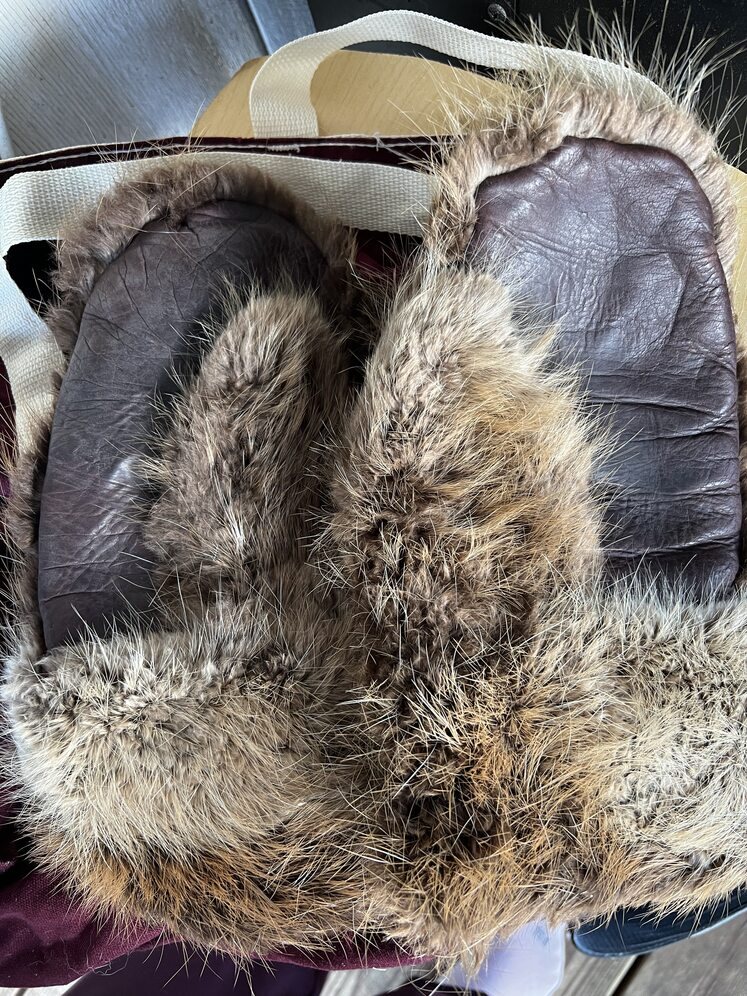 Alaska's List : Beaver Mitts For Sale