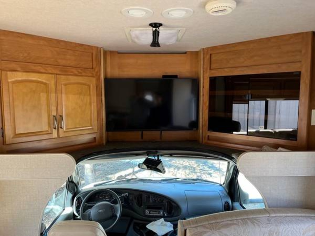 Alaska's List Motorhomes 2007 31' Tiog