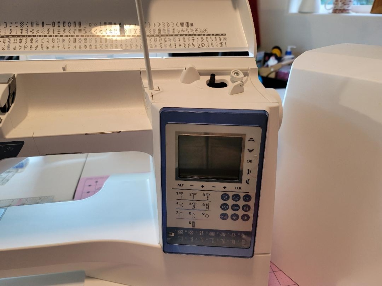 Alaska's List Viking Sapphire 930 Sewing Machine