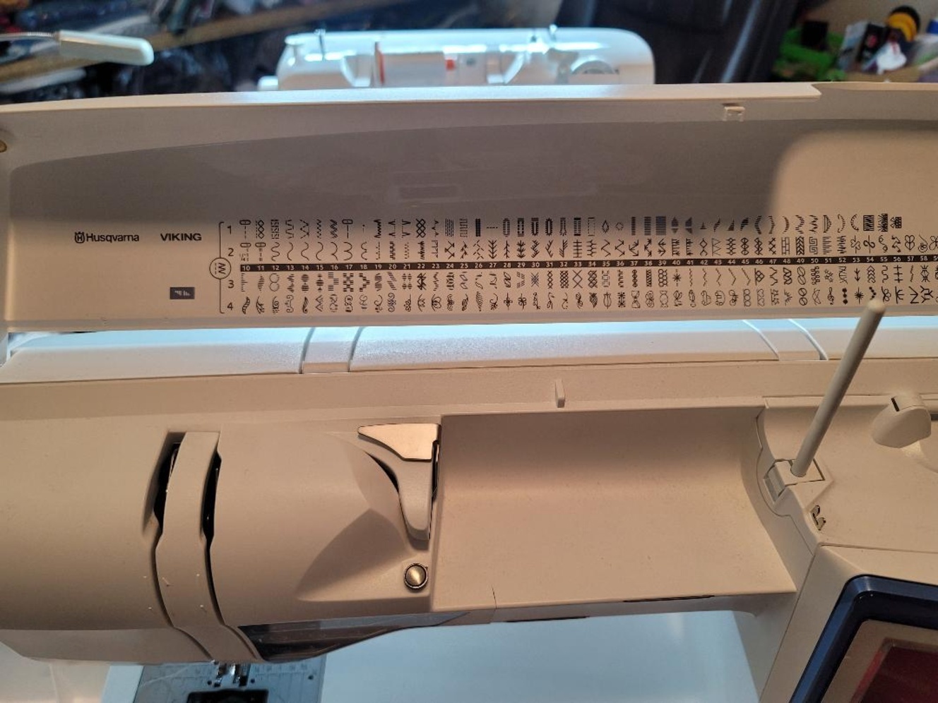 Alaska's List Viking Sapphire 930 Sewing Machine